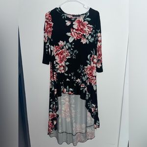 Super cute NUGGLES high-low top🖤